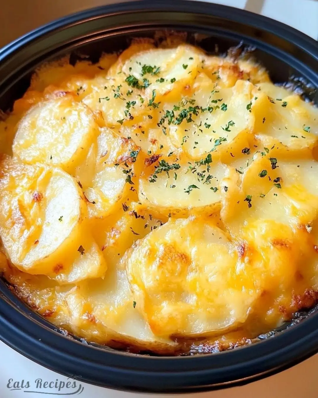Slow Cooker Scalloped Potatoes